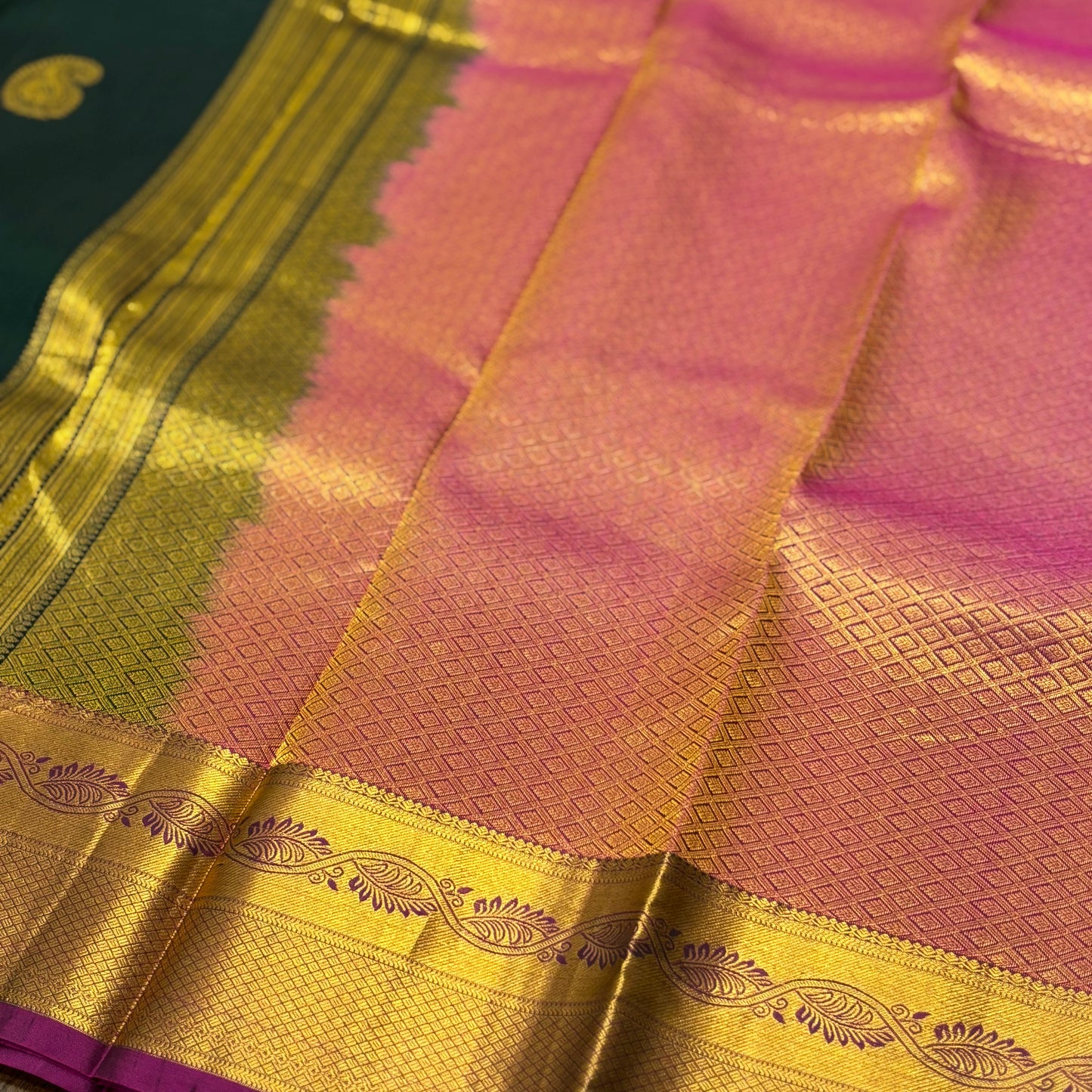 Elegant Bottle Green and Magenta Kanchipuram Silk Saree