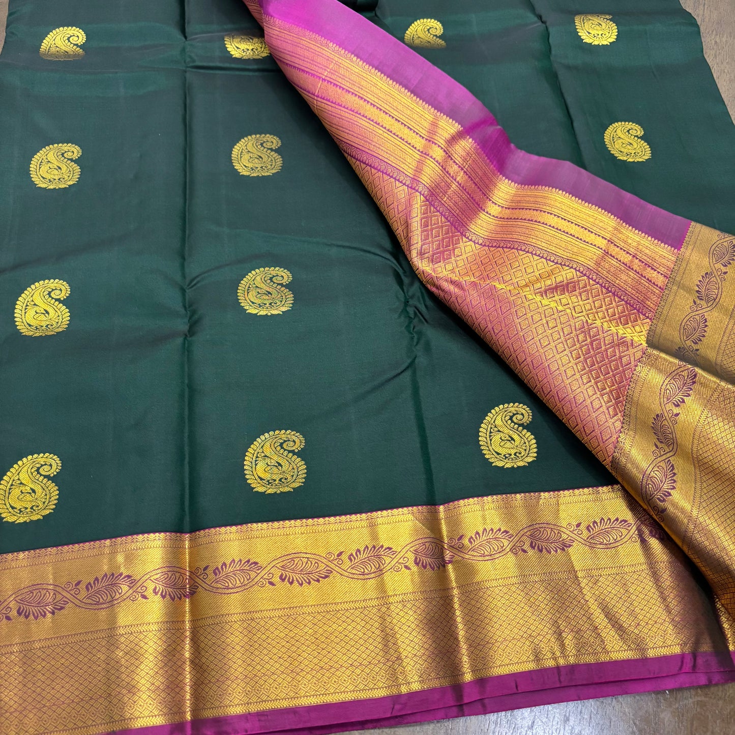 Elegant Bottle Green and Magenta Kanchipuram Silk Saree