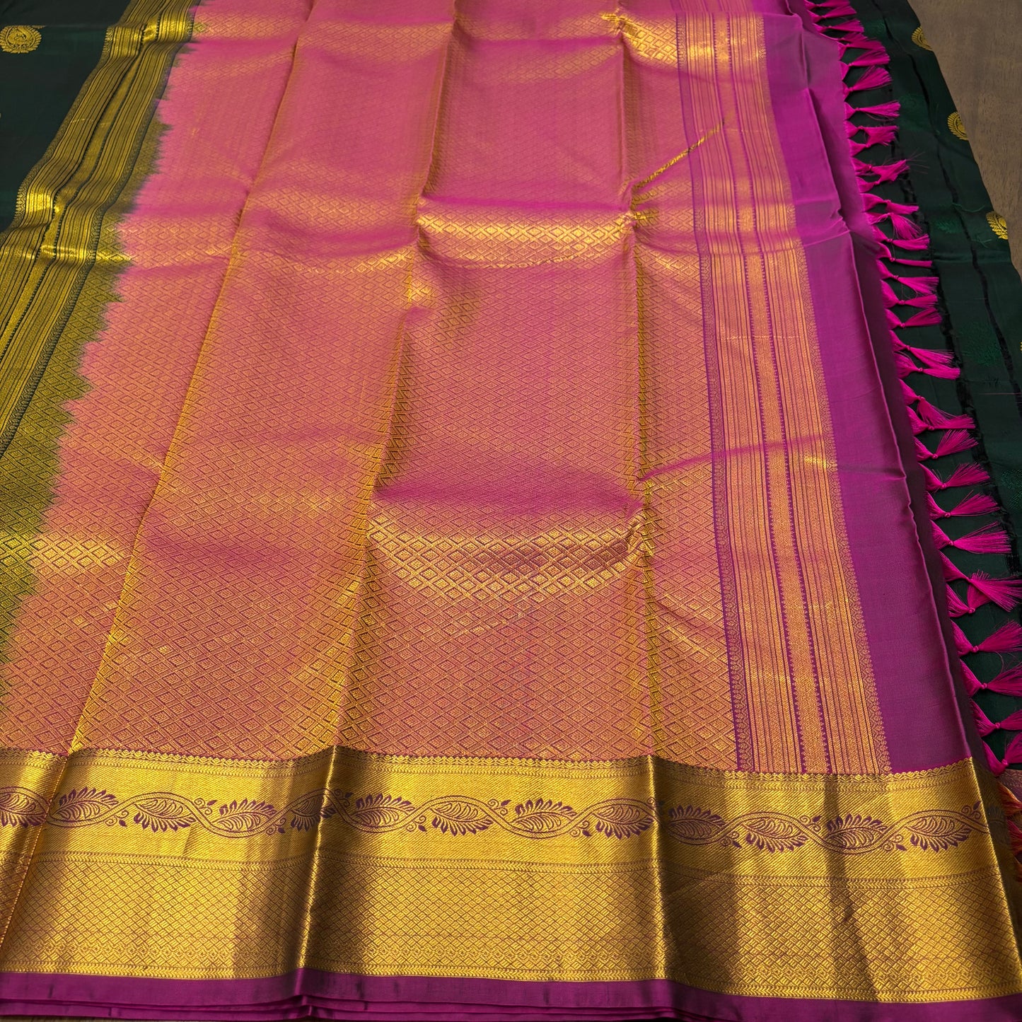 Elegant Bottle Green and Magenta Kanchipuram Silk Saree