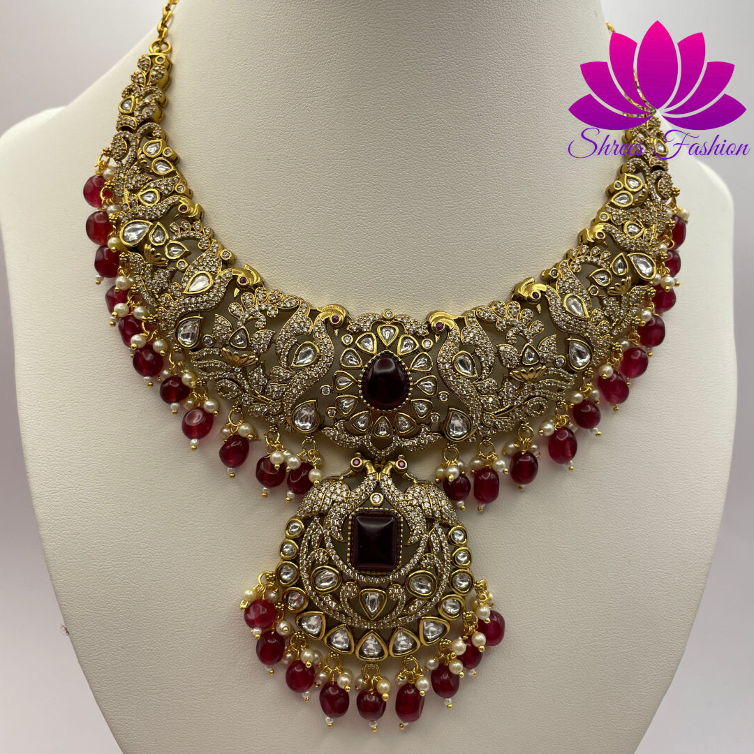 Burgundy Elegance: Victorian-Inspired Stone Necklace