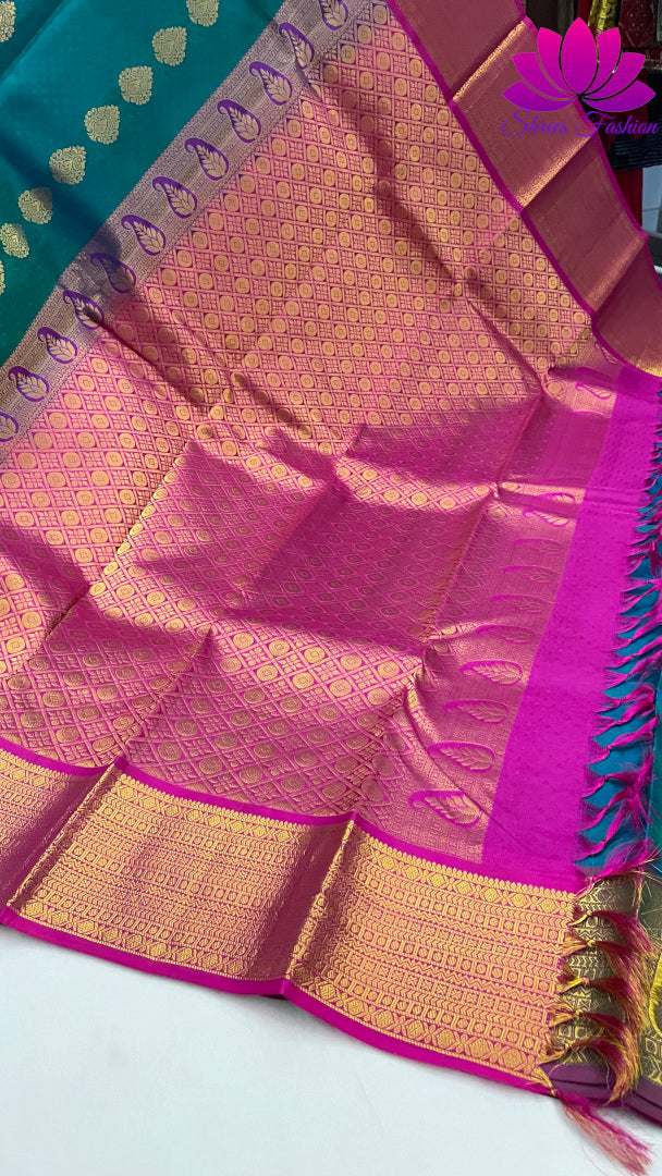 Peacock Green with Magenta Colour Kanchipuram Silk Saree | Silk Mark India Certified